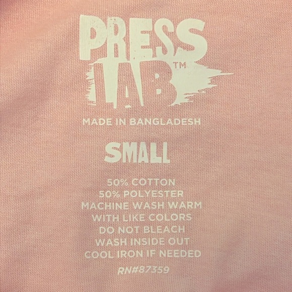 WINE 🍷 IS MY VALENTINE Tee * Pink White Red  T-Shirt * Ladies size Small * S * - Picture 4 of 4